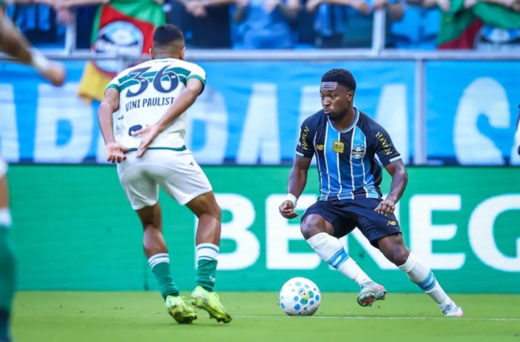 Grêmio vence o Coritiba na Arena e ganha fôlego na luta contra o Z4